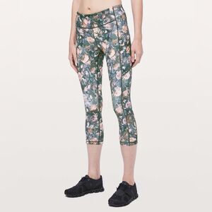 Lululemon Speed Up Crop *21" Athletic Pants in Frosted Rose Multi Womens Size 8
